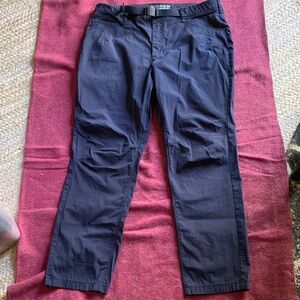 NWOT Duluth Trading Co. Alaskan Hardgear Men’s Free Rein Standard Fit Pants
